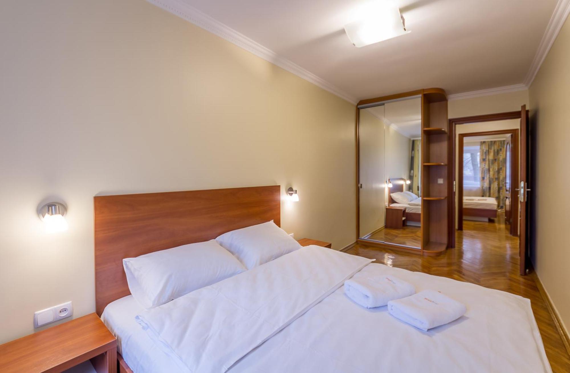 Central Apartments Киев Экстерьер фото