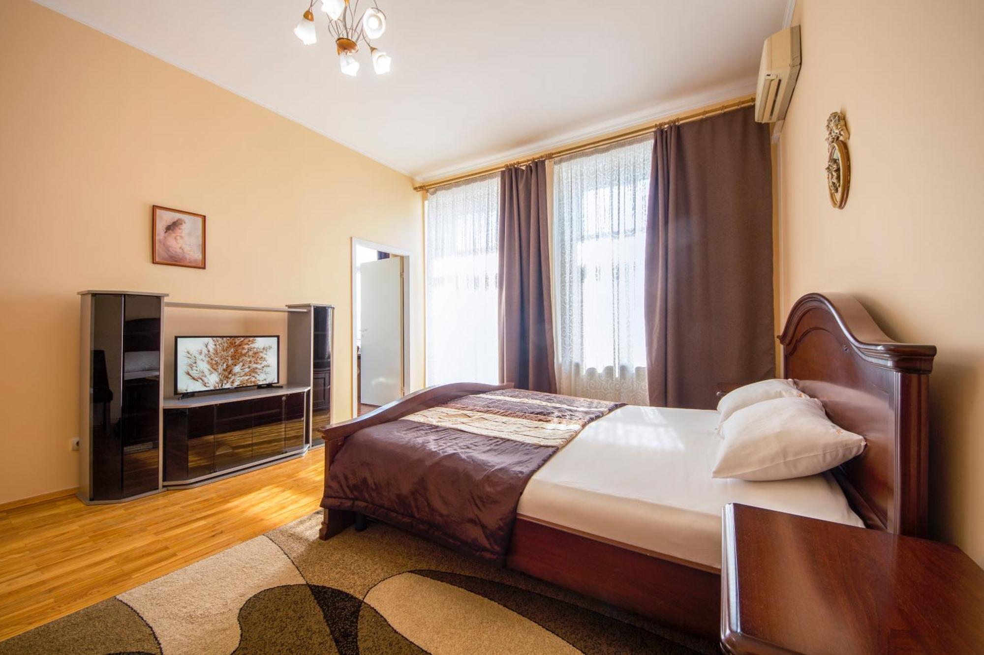 Central Apartments Киев Экстерьер фото